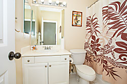 Gecko'z South Sea Bungalows