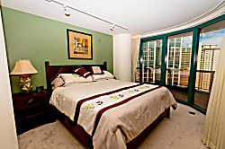 Waikiki Landmark #2504