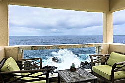 Hale Vu Oceanfront Retreat