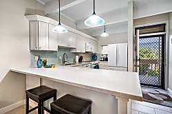 Kona Oceanfront Luxury Condo 