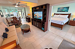 Kona Oceanfront Luxury Condo 