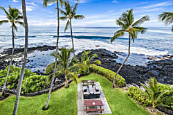 Kona Oceanfront Luxury Condo 