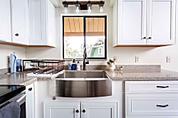 Lio Ka Hale (The Horse House)