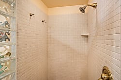 Kahalu'u Beach Villas 1-102