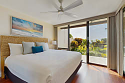 Country Club Villas #102