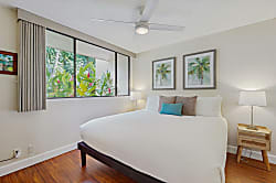 Country Club Villas #102