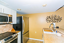 Ilikai Hotel 4th Floor