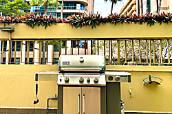 Royal Aloha Apartment