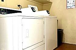 Royal Aloha Apartment