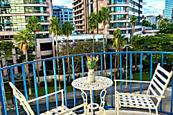 Royal Aloha Apartment