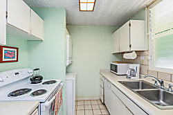 Sunset Kahili Condominiums 406