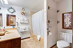 Waikomo Stream Villa 401