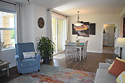 Hale Honu at Pili Mai