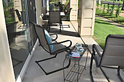 Hale Honu at Pili Mai