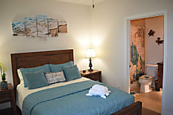 Hale Honu at Pili Mai