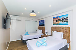 Ilikai Hotel Waikiki City Lights Condo