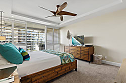 Aston Whaler on Kaanapali #619