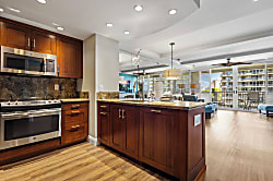 Aston Whaler on Kaanapali #619