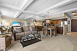 Aston Whaler at Kaanapali 770