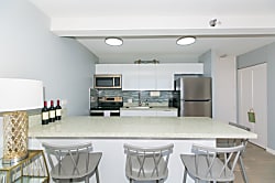 Waikiki Sunset Hotel