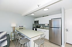 Waikiki Sunset Hotel