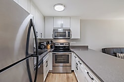 Four Paddle 6th Floor