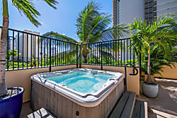 Four Paddle 6th Floor