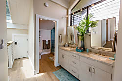 Kahana Outrigger 1B1 