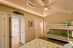 Kahana Outrigger 1B1 