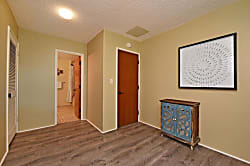 Kaanapali Royal Q101