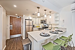 Ilikai Hotel Condo 9th Floor City View