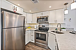 Ilikai Hotel Condo 9th Floor City View