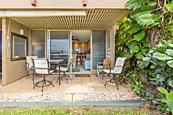 Hale Kai Unit 113 - Oceanview Corner Retreat