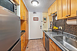 Island Colony 16th Floor