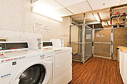 Waikiki Sunset Condo with Free Parking