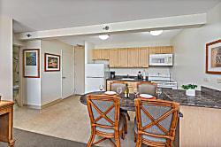 Waikiki Sunset Condo with Free Parking