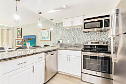 Ilikai Hotel Ocean View Condo 1777