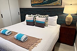 The Royal Mauian 516