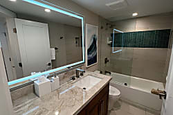 The Royal Mauian 516