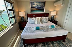 The Royal Mauian 516