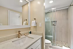 Sealodge Top Floor Ocean View Condo Princeville