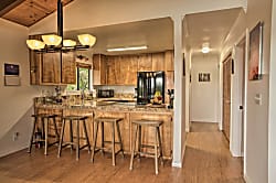 Peaceful Volcano Home Near National Park!