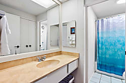 Kapaa Shore Resort A101