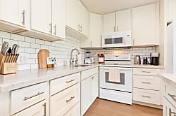 Hale Maluhia ~ Peaceful home