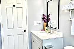 Kona Reef Resort Second-Floor Unit