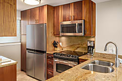 Royal Mauian, Unit 614