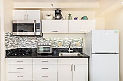 Marine Surf Waikiki Condo 2100