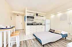 Marine Surf Waikiki Condo 2100