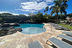 Hilton Pass Poolside Villa B