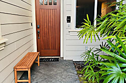 Hilton Pass Poolside Villa B